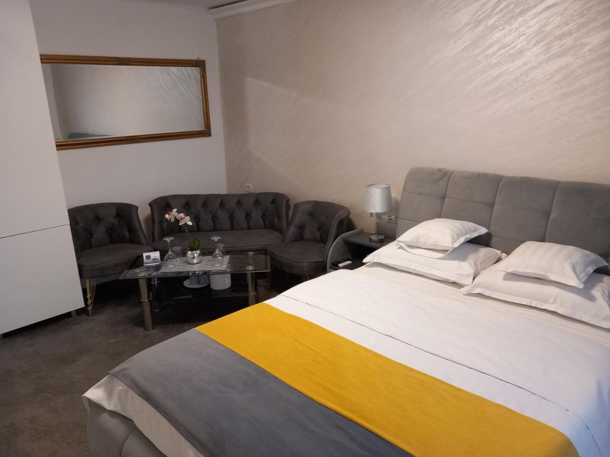 Vila Davison Târgu Jiu Екстериор снимка